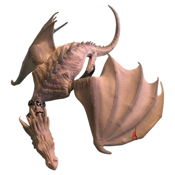 Harry Potter White Dragon Action Figure with Membranous Wings - Picture 1 of 7